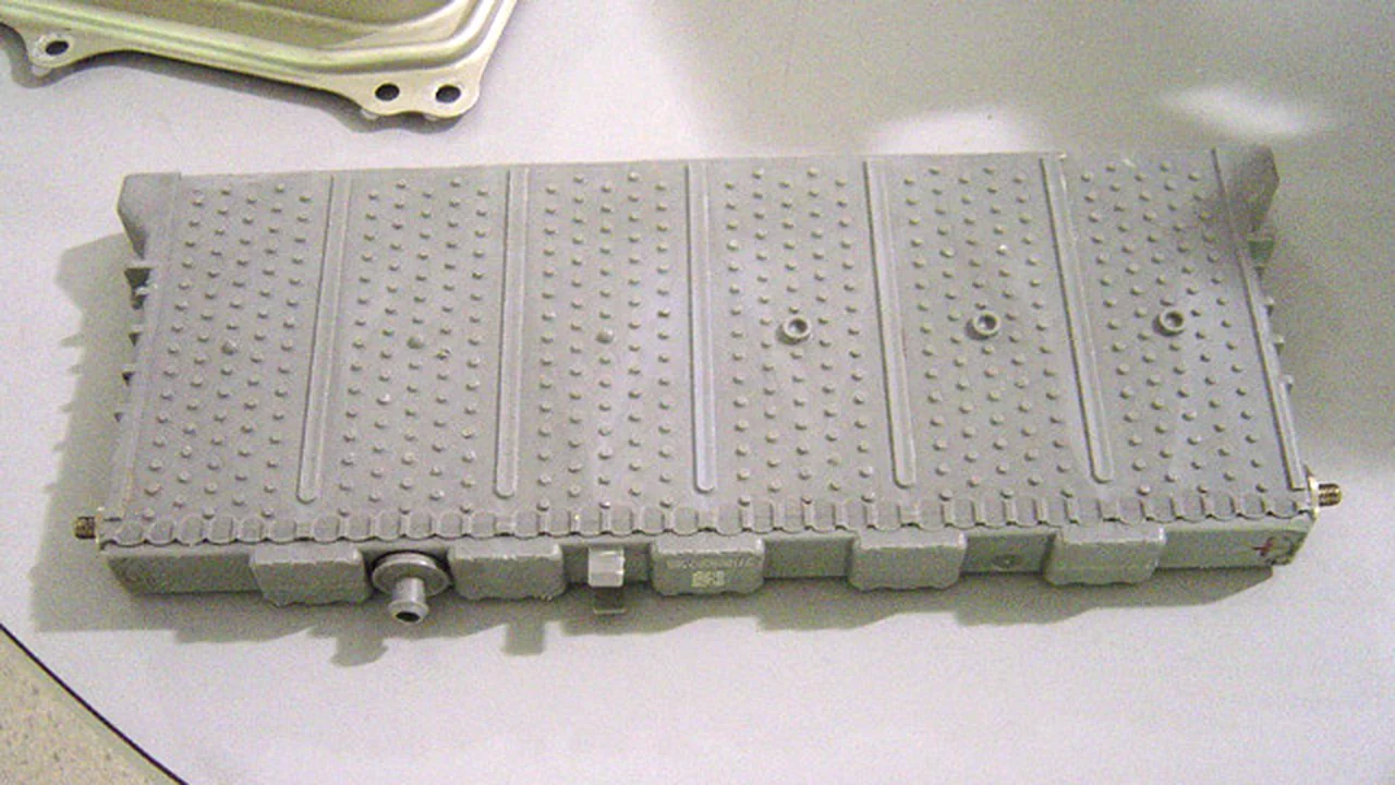 Diagnostik Sistem Baterai Tegangan Tinggi (HV Battery) pada Kendaraan Listrik (EV) dan Hybrid